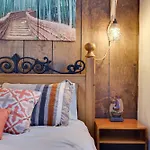 Woodland Escape-0.6Mile To Lake Beach Pet Friendly